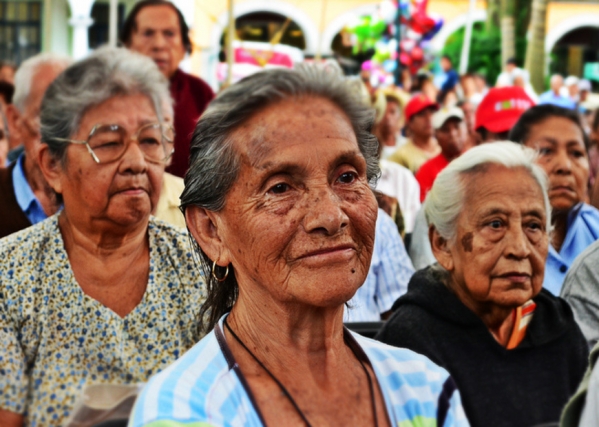 Adultos Mayores recibirán tarjetas de cobro